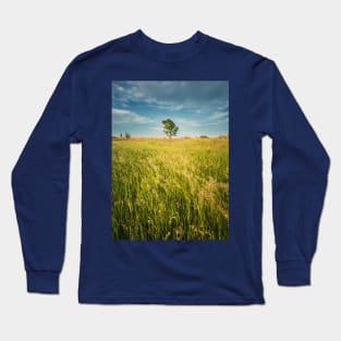 lone tree in the field Long Sleeve T-Shirt